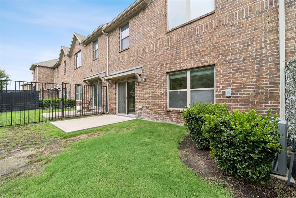 Courts At Sloan Creek - Residential