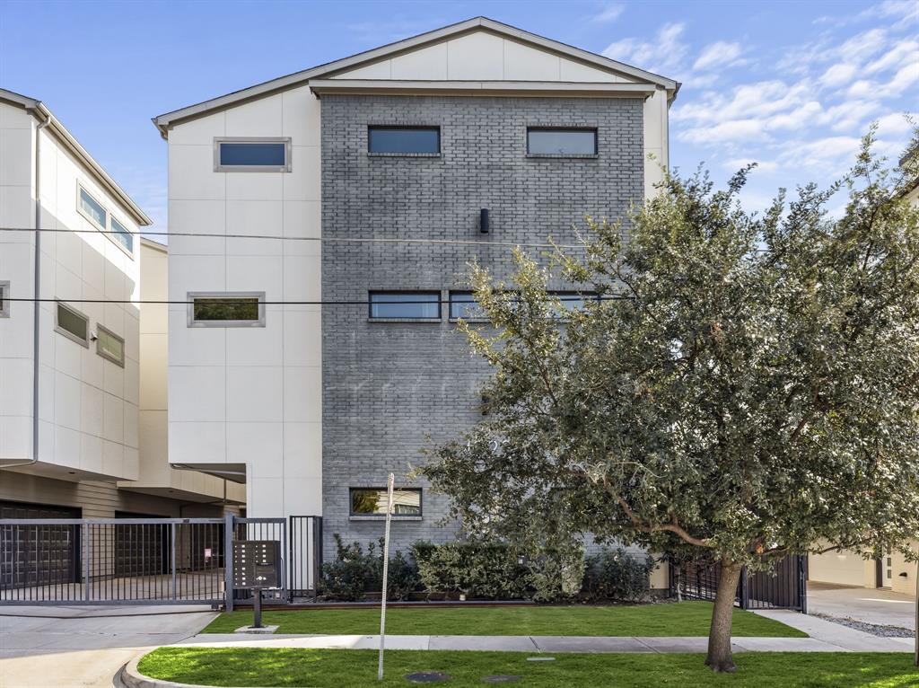 Roseland Condominium - Residential