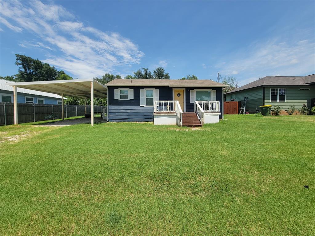 Six J Bay - Residential