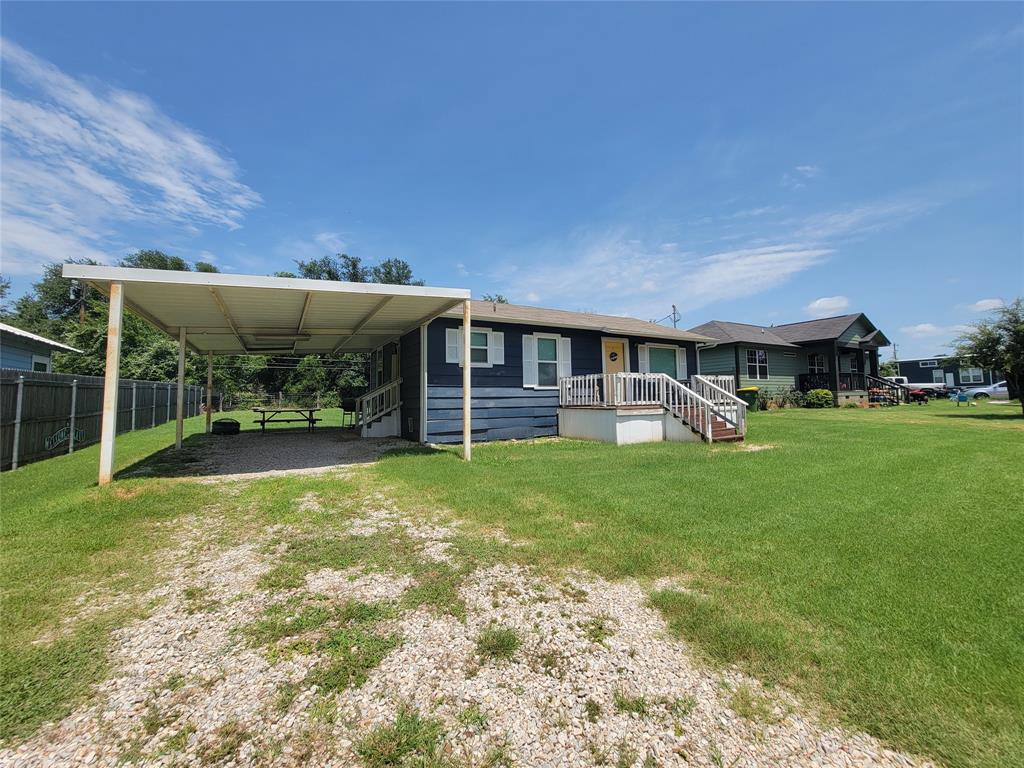 Six J Bay - Residential