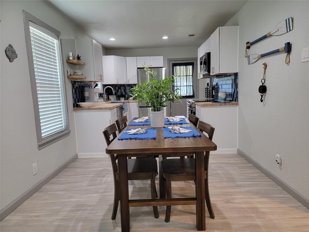 Six J Bay - Residential