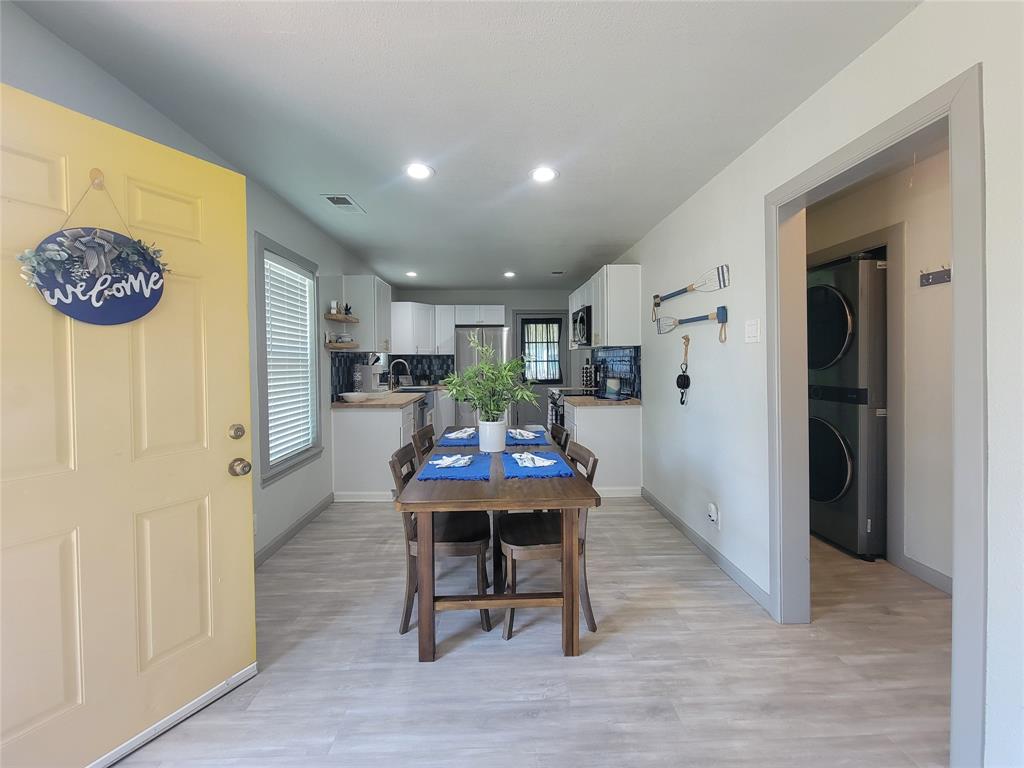 Six J Bay - Residential