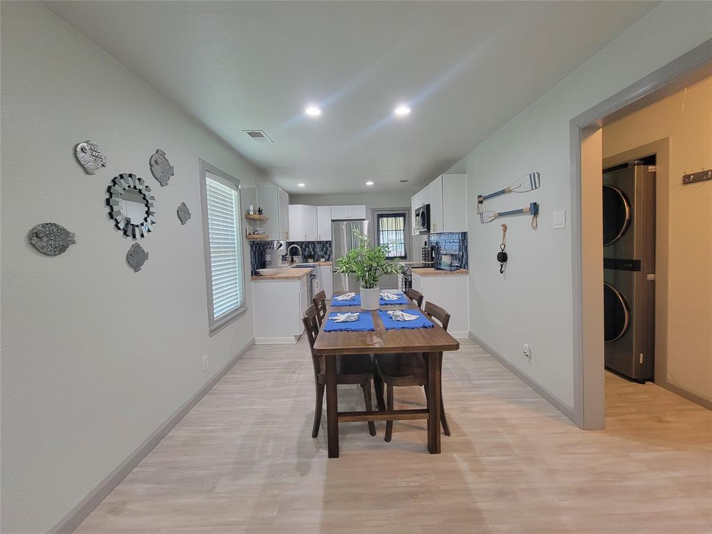 Six J Bay - Residential
