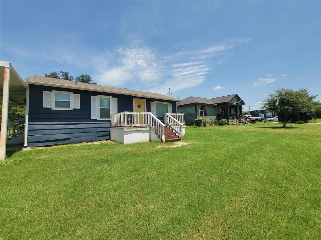 Six J Bay - Residential