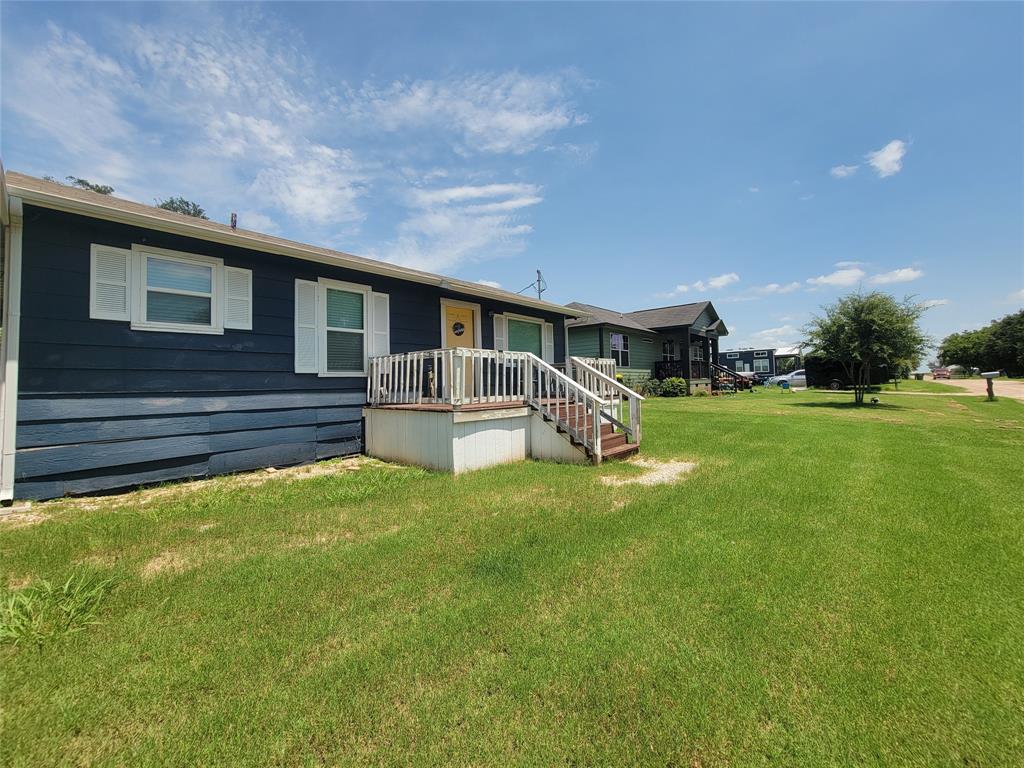 Six J Bay - Residential
