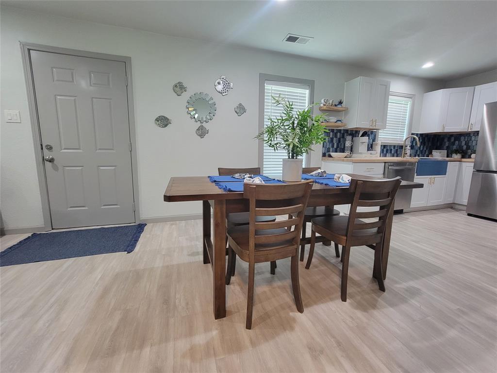 Six J Bay - Residential