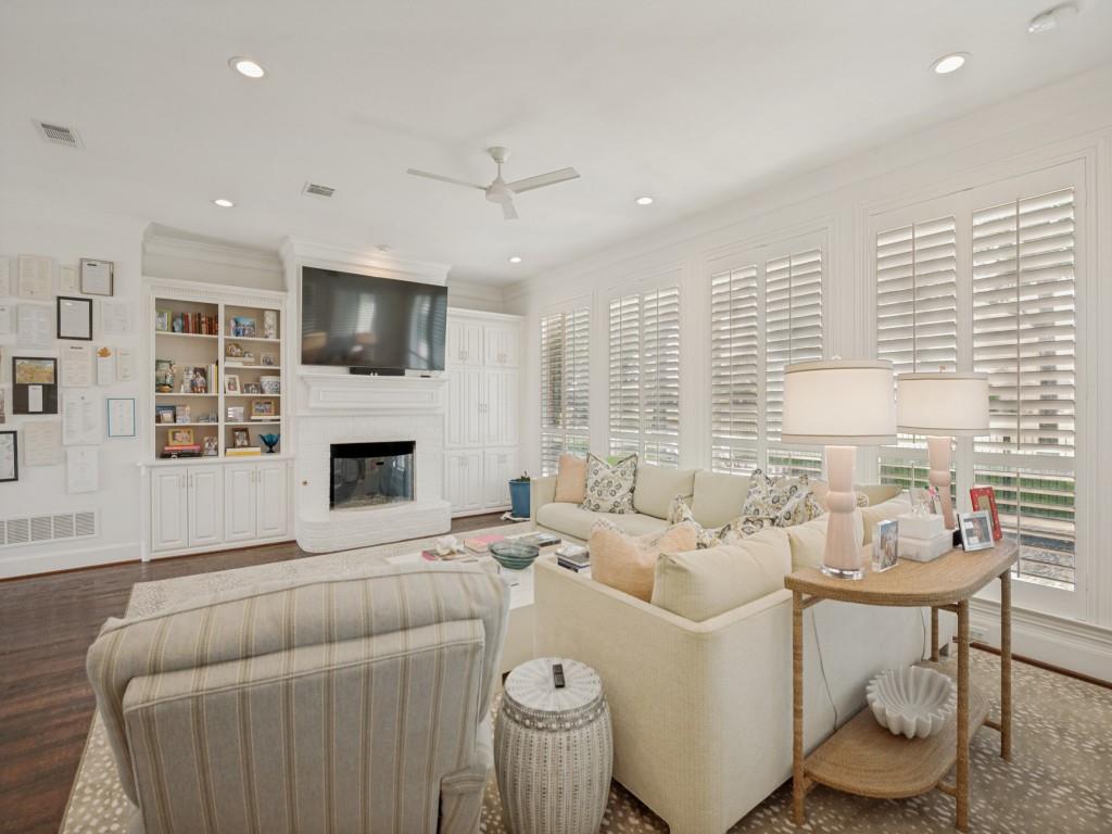 Kingsborough In Old Shepard Place - Residential