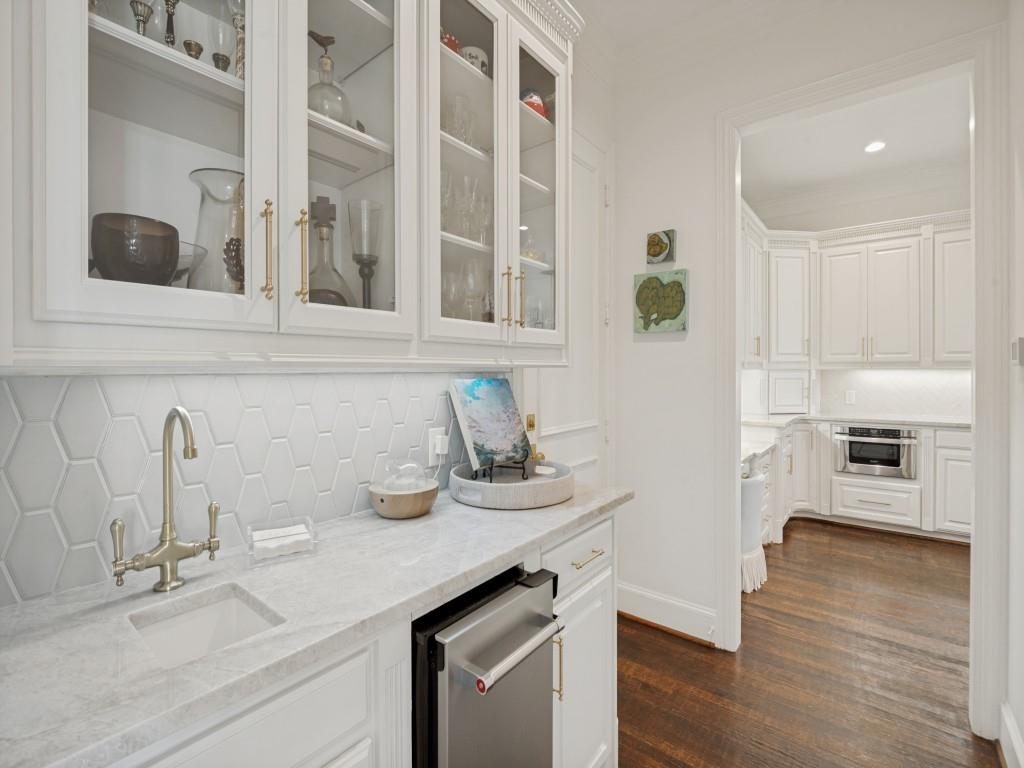Kingsborough In Old Shepard Place - Residential