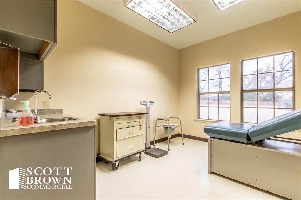 Denton Regional Medical Center - Commercial Sale