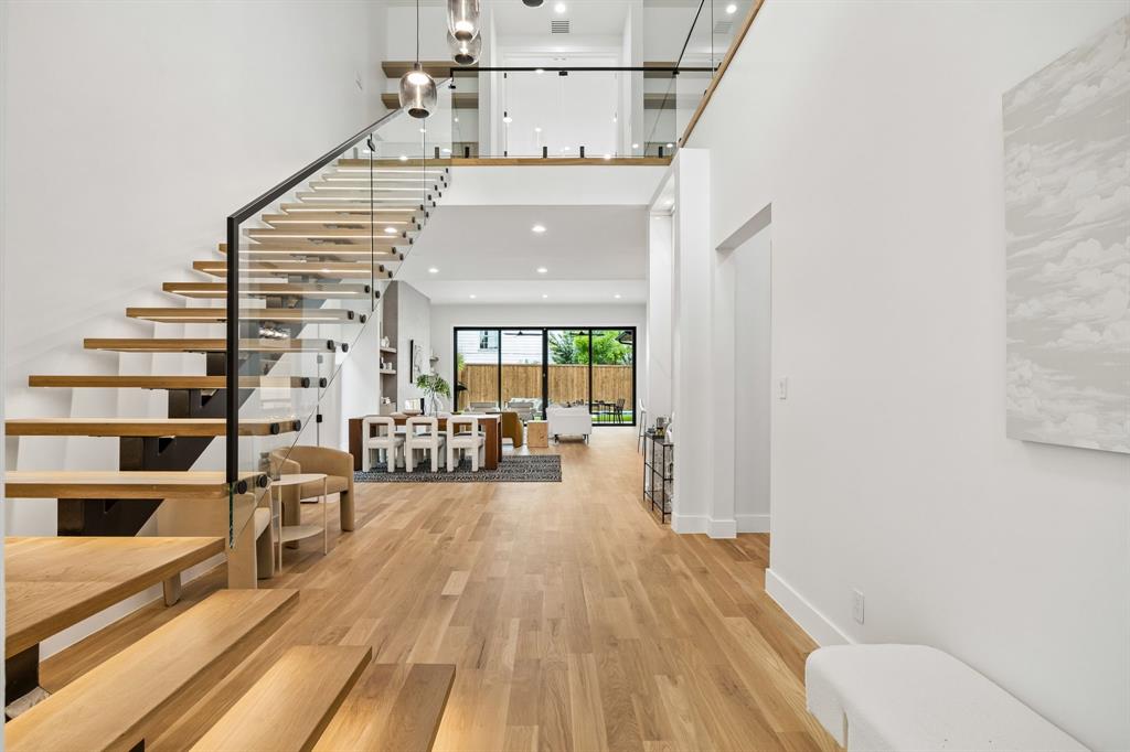 Wilshire Heights - Residential