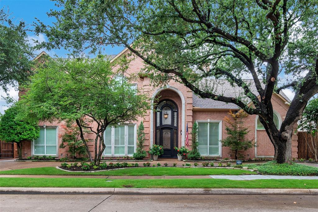 Dazzling showcase home in guard gated community of Cliffs of Gleneagles! A completely remodeled (2019) gourmet kitchen will have you eager to get creative - KitchenAid appliances that include a 6 burner gas range with double ovens, built-in fridge, dual refrigerator drawers in the island and ice maker! Endless marble counters gleam to accent the white cabinets perfectly, all open to the gorgeous family room also completely remodeled in 2019 with built-ins, fireplace, wet bar with wine fridge and pass-thru window to the patio for easy entertaining. Primary suite offers more pool views and a show-stopper bath: jetted tub, large double vanity, cedar closet and 13x12 walk-in custom closet! A second bedroom is down, with a game room (with wet bar), two bedrooms, one with ensuite bath, up. The backyard oasis boasts a covered patio, poolside covered stone outdoor kitchen with grill, fridge and seating area, plus a refreshing pool to splash and play!