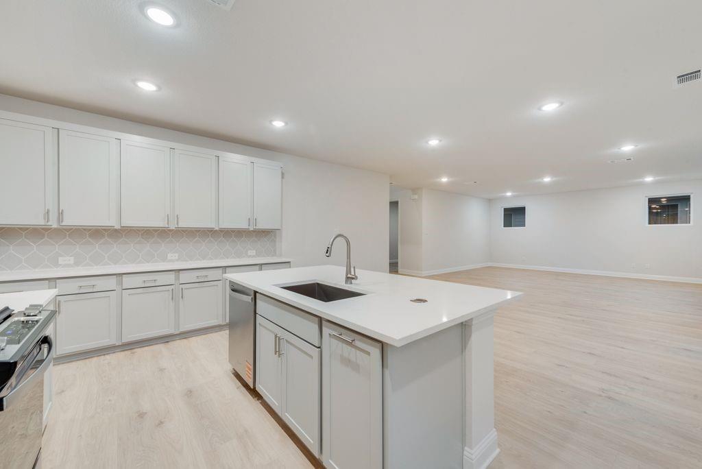 CREEKSIDE PH V - Residential