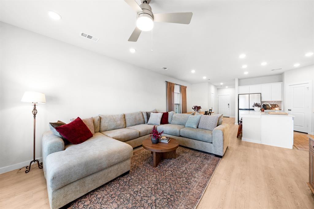 Ambergrove Whiteside Village - Residential