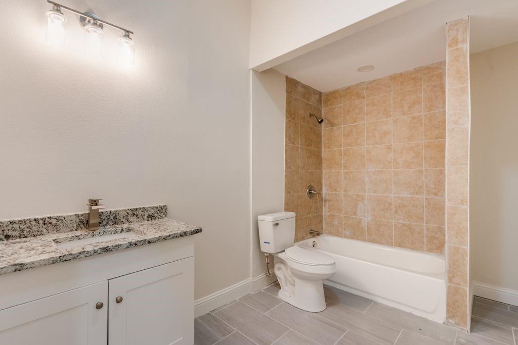 R D Caldwell - Residential Lease