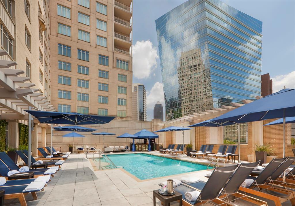 RESIDENCES CONDO IN UPTOWN - Residential