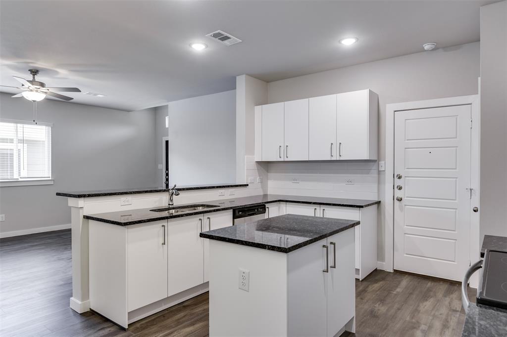 HERITAGE HILLS ESTS - Residential Lease
