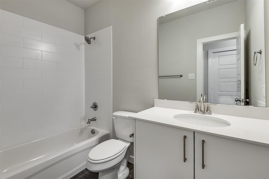HERITAGE HILLS ESTS - Residential Lease