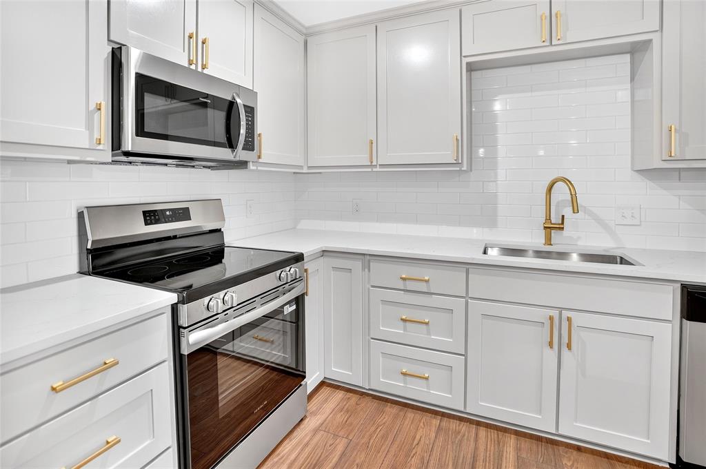Rare opportunity to own a fully renovated duplex just minutes from TCU, premier dining, shopping, and entertainment. Whether you're looking to live in one side and let the other help pay your mortgage or add a turnkey income-producing property to your portfolio, this property offers the best of both worlds.
Unit 5308 has been completely renovated from top to bottom with a brand-new kitchen, updated bathrooms, and modern finishes throughout, creating a home that feels practically brand new. Unit 5310 is well-maintained and currently occupied, providing immediate rental income.
One unit is leased through December 2026 at $2,100 per month, while the second is occupied by a month-to-month tenant, offering both stability and flexibility. With no HOA, strong rental demand, and limited duplex inventory in this highly sought-after area, opportunities like this are few and far between.