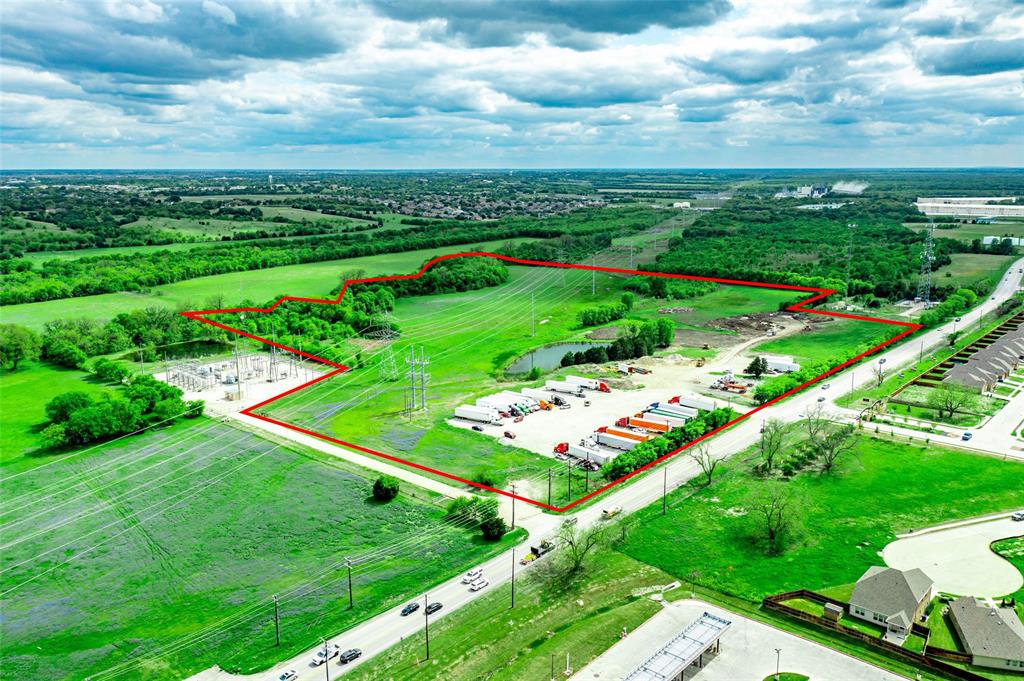 Now available is this ±40-acre tract in Forney, Texas. The property is located within the ETJ and has utilities to the site including City Water, City Sewer, and Electric. Just minutes from US Highway 80, the property has over 83,796 vehicles per day in the surrounding area. Nearby retailers include Brookshire’s, Kroger, McDonald’s, and many more. With no known restrictions, the property is ready for development within a high traffic area.

BIG BOX RETAIL COMING SOON ADJACENT TO THE PROPERTY. SELLER IS OPEN TO SELLER FINANCE.