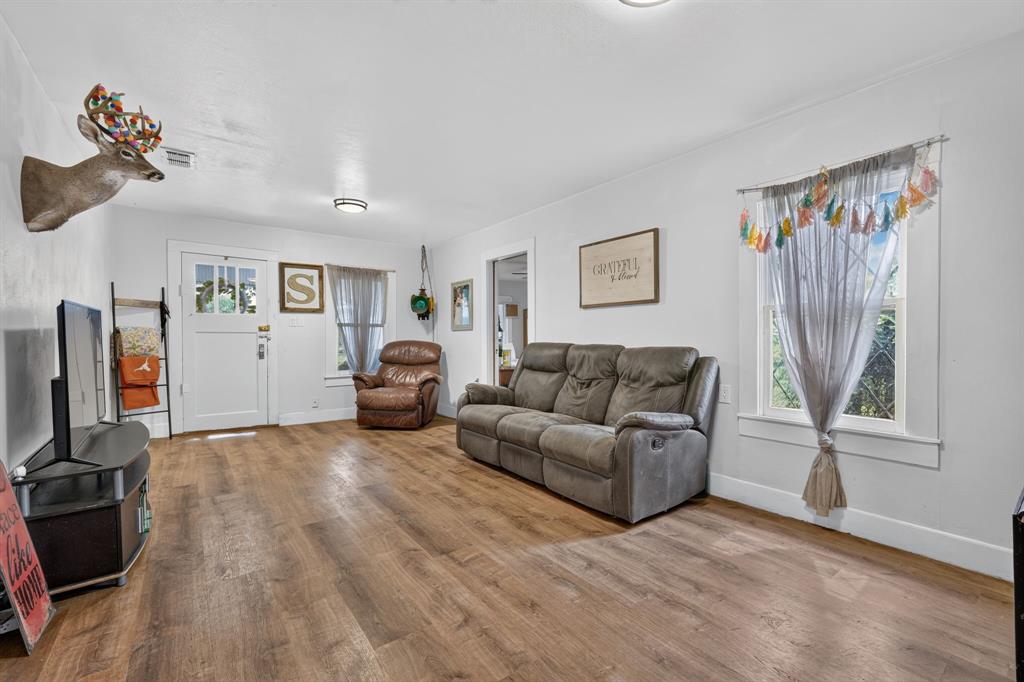 Lipan - Residential