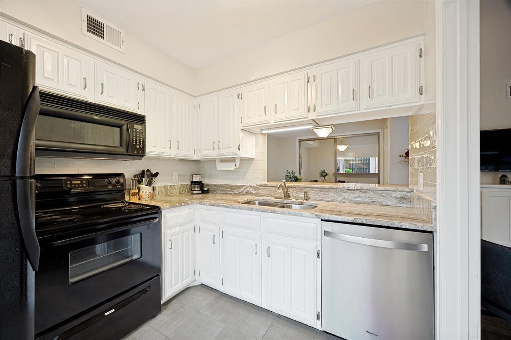 Preston Oaks Crossing Condos 01 & 02 - Residential