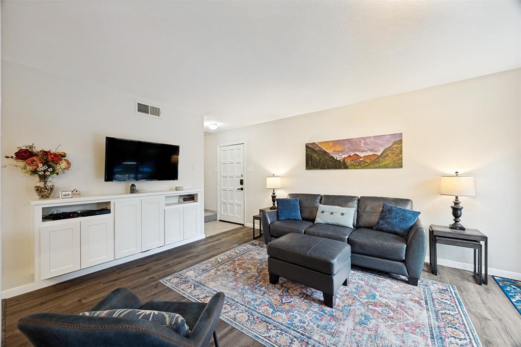 Preston Oaks Crossing Condos 01 & 02 - Residential