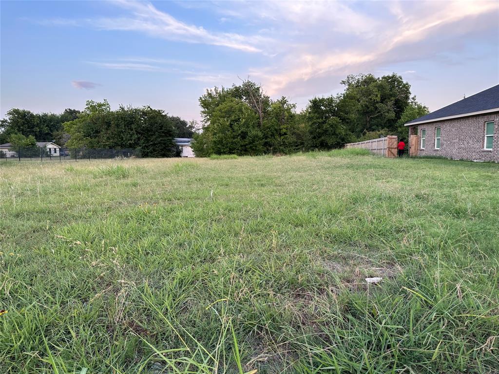 Great opportunity to purchase a lot to build your dream home or for a great investment lots of new build around the property would make for a great investment.