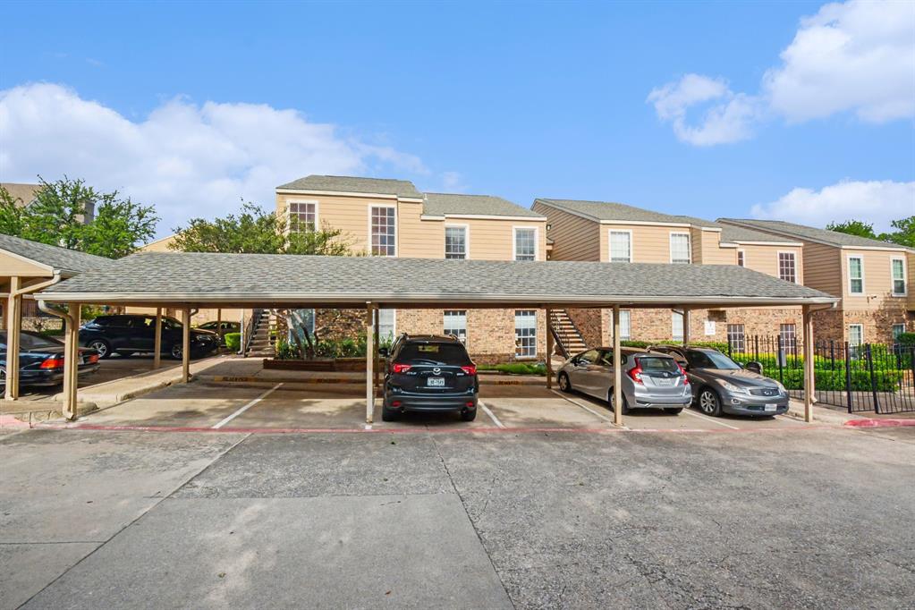 Preston On Creek Condos - Residential