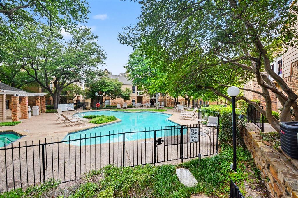 Preston On Creek Condos - Residential