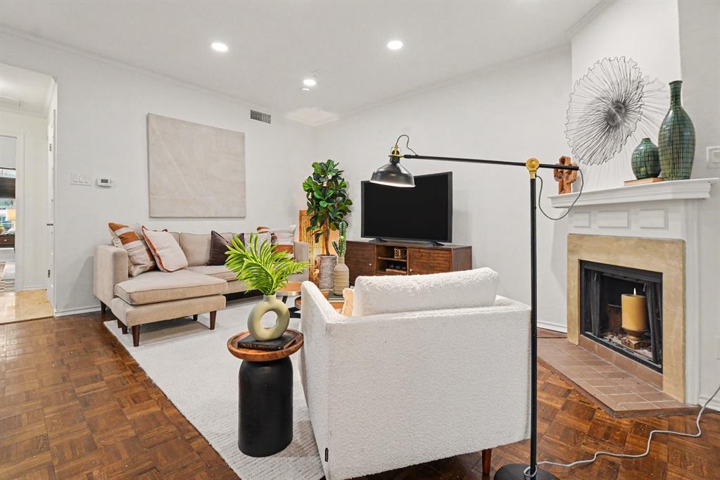 Preston On Creek Condos - Residential