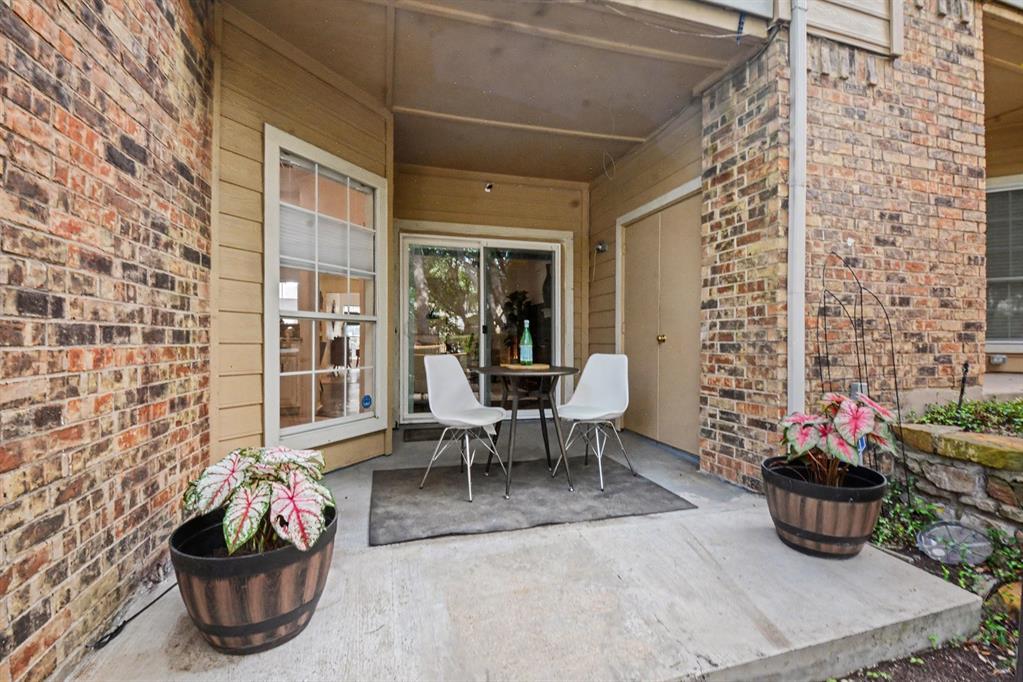 Preston On Creek Condos - Residential