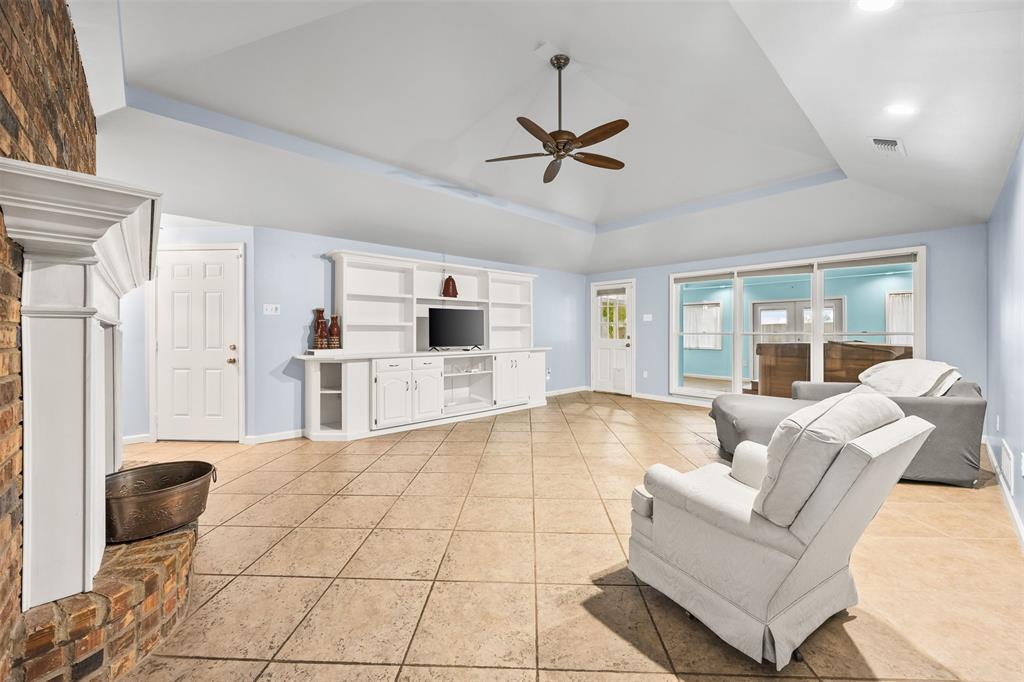 Country Rdg Estate - Residential