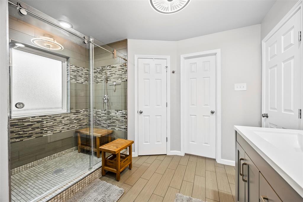 Country Rdg Estate - Residential