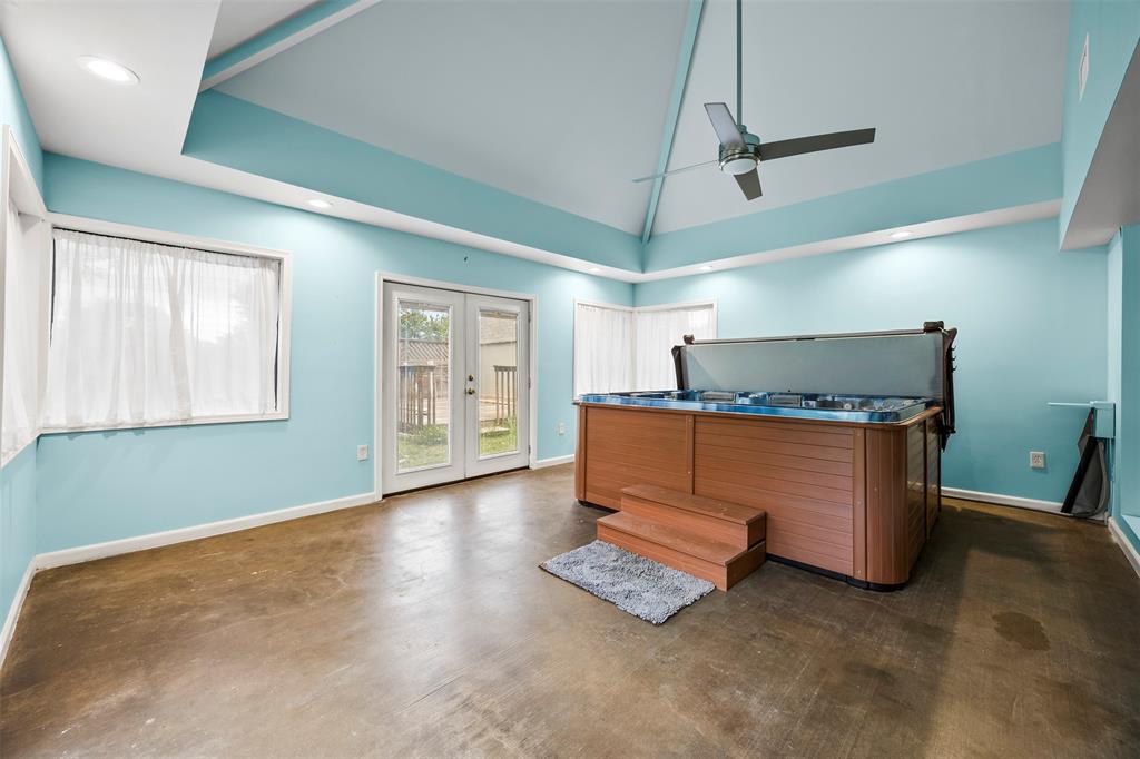 Country Rdg Estate - Residential