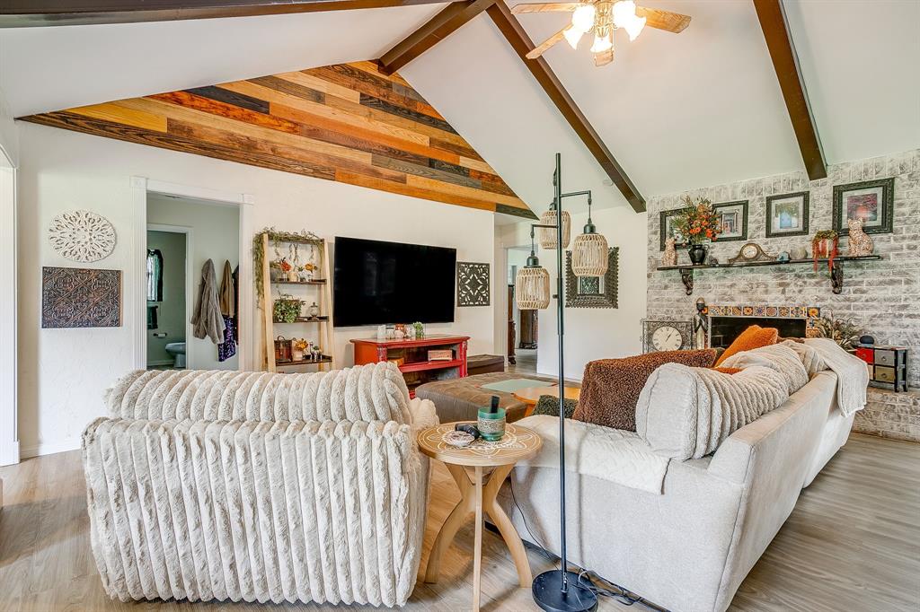 Colonial Country Estates - Residential