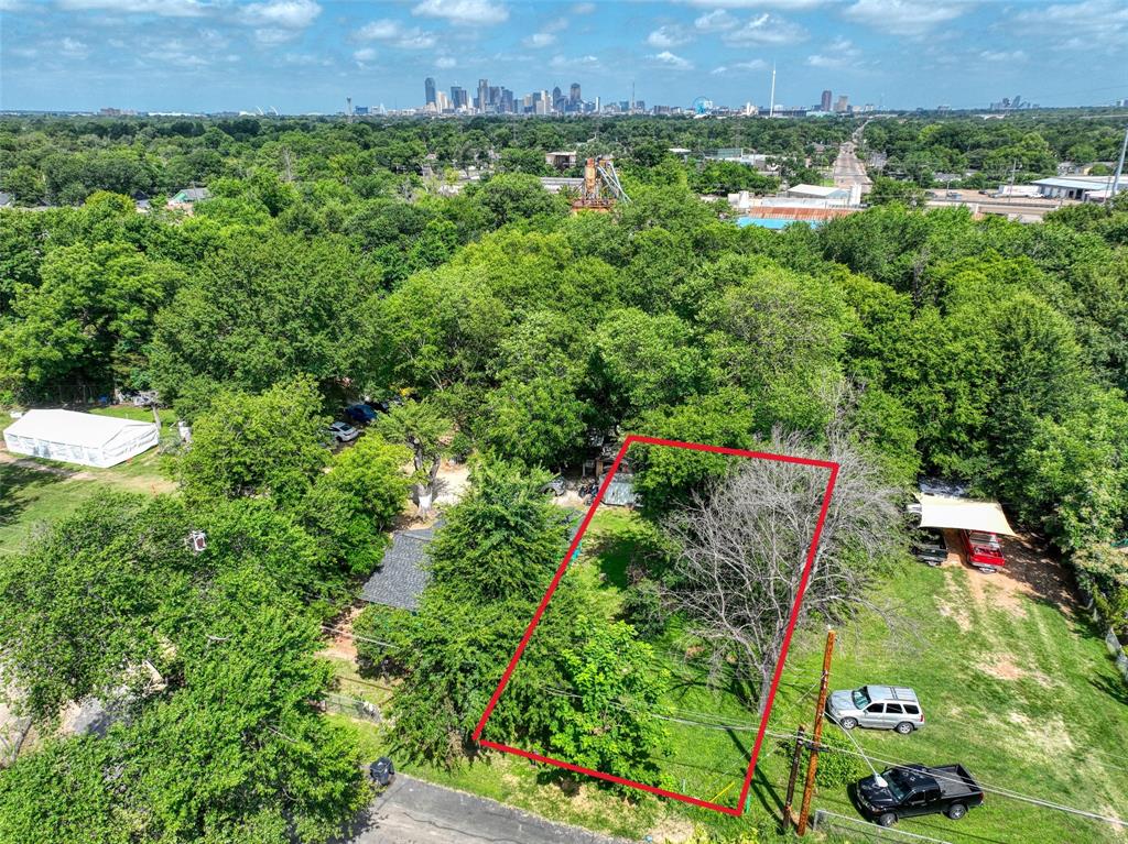 Prime opportunity in the heart of Dallas’ rapidly developing corridor. This vacant residential lot offers a rare chance to build new construction in an area experiencing consistent redevelopment and growth. Surrounded by a mix of renovated homes and new builds, the property is ideally positioned for an investor, builder, or end user looking to create a custom residence or investment property.
Conveniently located with quick access to major highways, Downtown Dallas, Fair Park, and Deep Ellum, this site provides excellent connectivity to employment centers, entertainment, and retail. Nearby parks, schools, and neighborhood conveniences add to the appeal of this emerging area.
Whether you are looking to hold as a long-term investment or break ground on new construction, this lot presents strong upside potential in an evolving Dallas neighborhood.