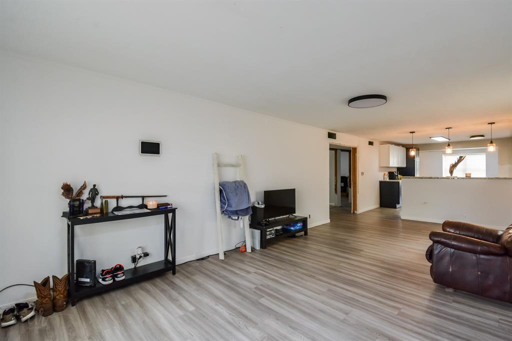 Clyde-Railroad - Residential