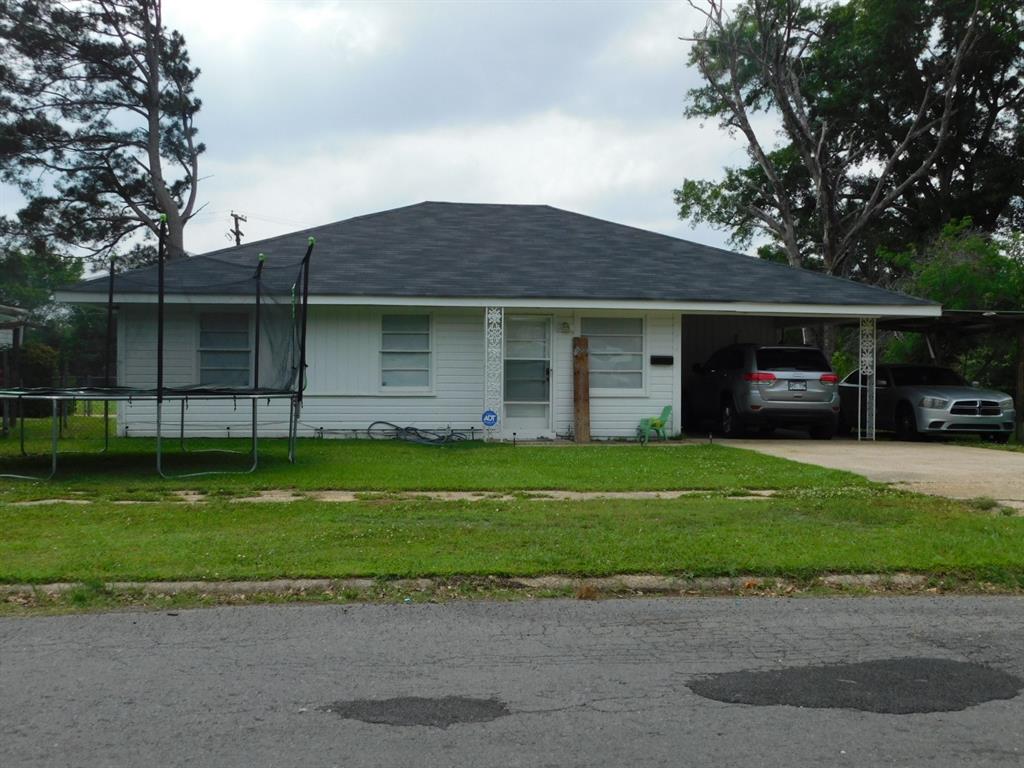 THIS 2 BEDROOM 1 BATHROOM HOME IS CURRENTLY TENANT OCCUPIED. THE KITCHEN AND BATHROOM WERE UPDATED LESS THAN ONE YEAR AGO. THIS HOME HAS RECENTLY BEEN UPDATED WITH NEW ELECTRIC, PLUMBING, PAINT, FLOORING, FIXTURES, CABINETS & COUNTERTOPS.
