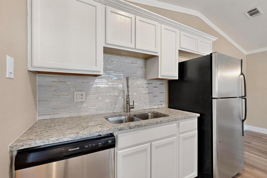 Williamsburg Square - Residential