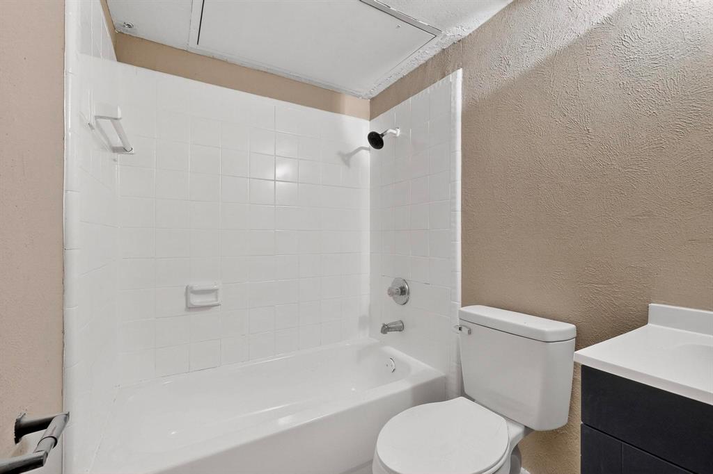 Williamsburg Square - Residential