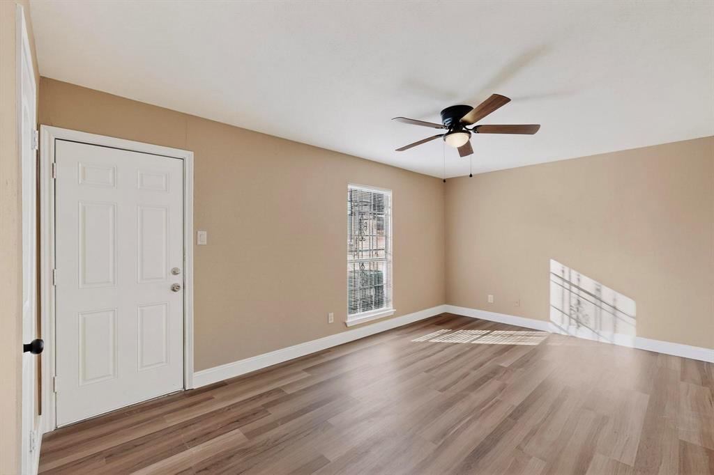 Williamsburg Square - Residential