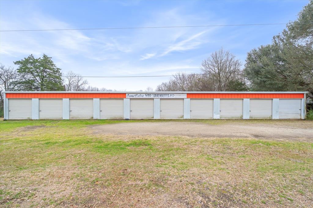Richardsons Add 01 - Commercial Sale