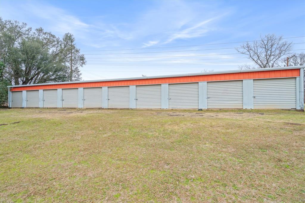 Richardsons Add 01 - Commercial Sale