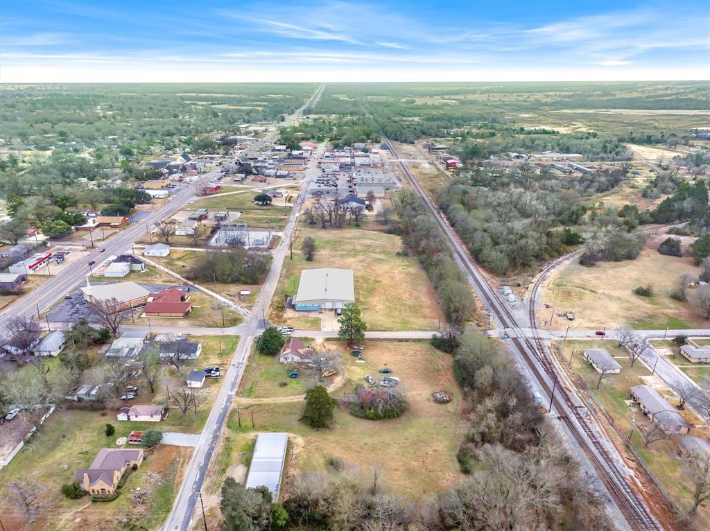 Richardsons Add 01 - Commercial Sale
