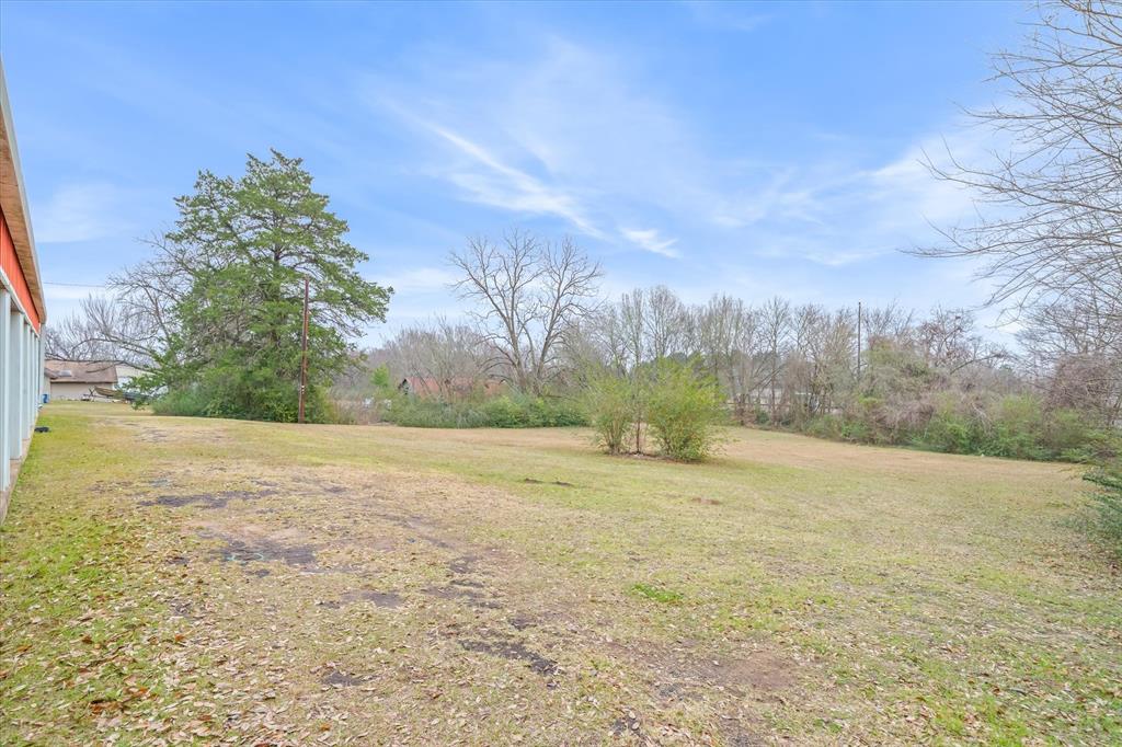 Richardsons Add 01 - Commercial Sale