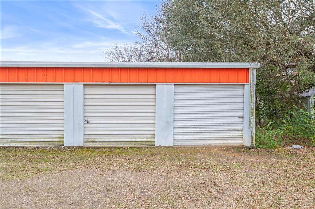 Richardsons Add 01 - Commercial Sale