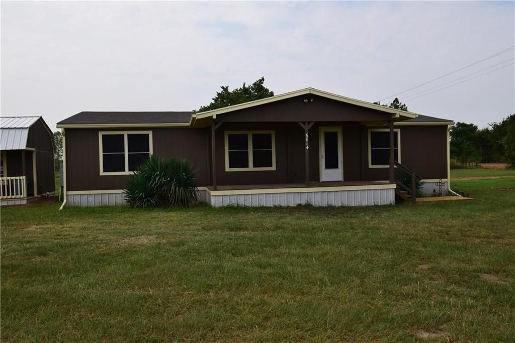 Very nice, updated, and clean home in Scurry isd. Home features 3 bedroom, split design, and 2 baths. Home has laminate flooring throughout. Nice covered back porch for relaxing. Sorry no pets allowed.