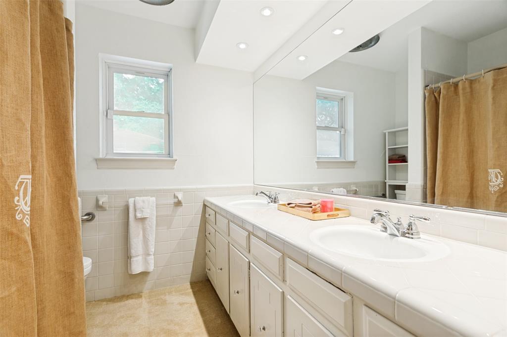Ridglea Country Club Estate - Residential