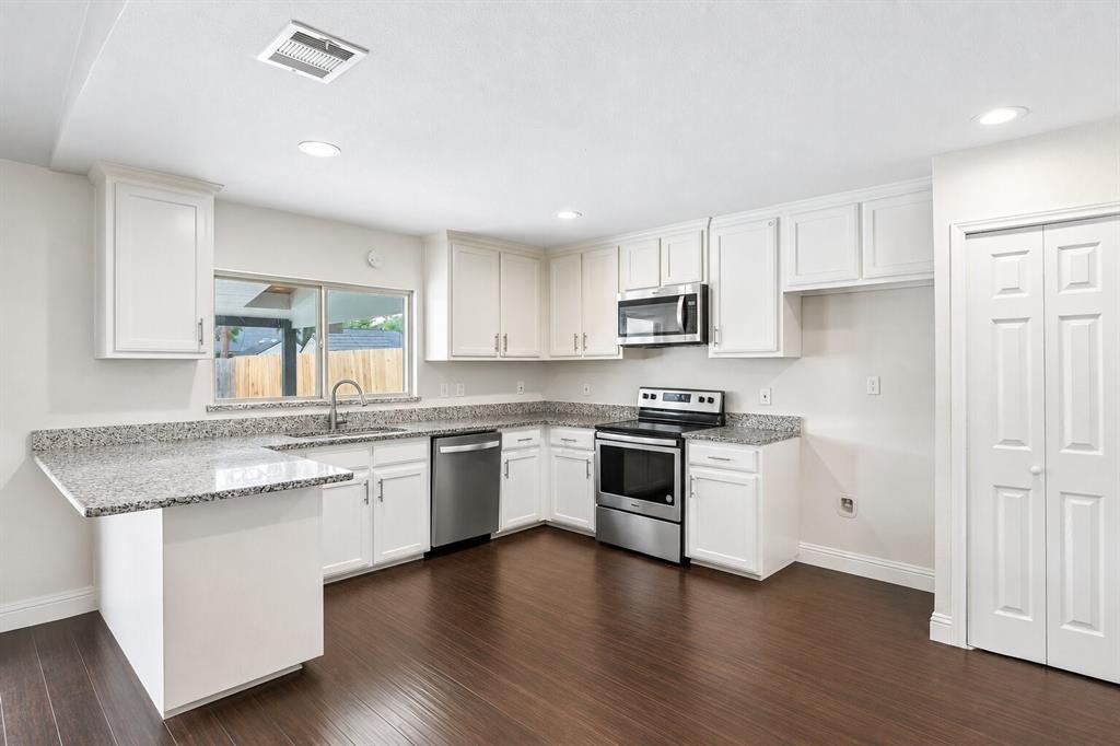 Country Club Estates - Residential