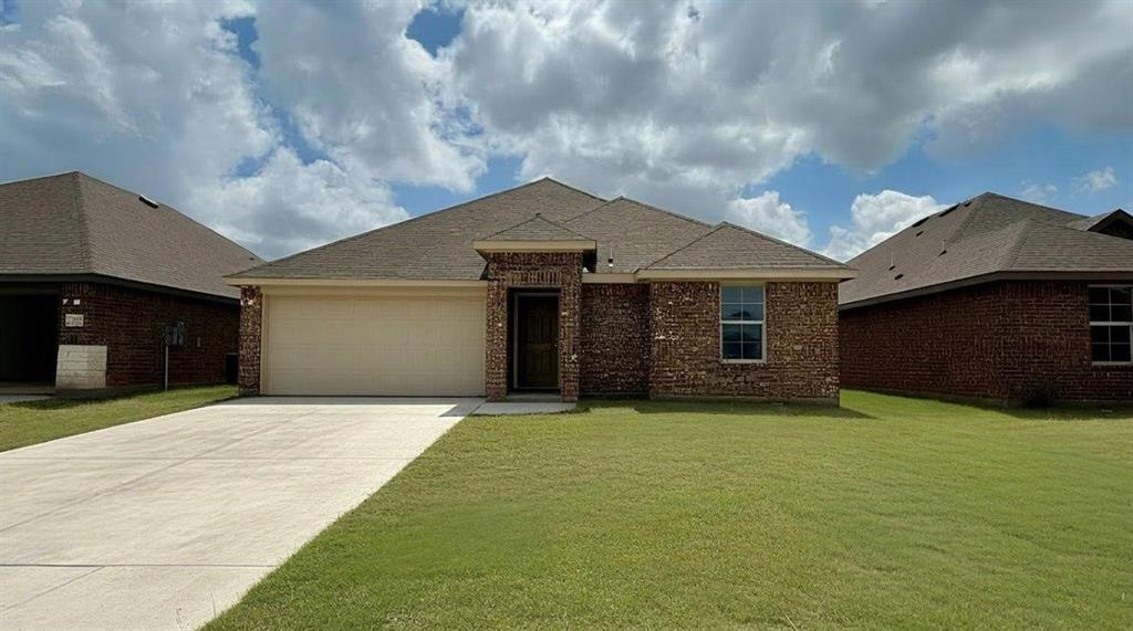 New! Super cute single story! Three bedrooms, two full baths, with covered patio. Home includes, island kitchen, granite counters throughout, LED lighting, full sprinkler system, professionally engineered post tension foundation, and much more!
Stonewyck Farms
Come visit our D.R. Horton community located in the charming small town of Ennis also known as the “Bluebonnet City”. Located off I-45 approximately 35.4 miles from Downtown Dallas. The city of Ennis boosts the Big O Speedway, bluebonnet trails, area parks, Lake Bardwell, a drive-in movie theater, historic museums, and more! Stonewyck Farms features one- and two-story open-concept floorplans from 1,294 to 2,352 sf, with LED ceiling mounted lights throughout, and name-brand wood laminate flooring in family, kitchen, entries, and hallway. Stonewyck Farms offers something for everyone!